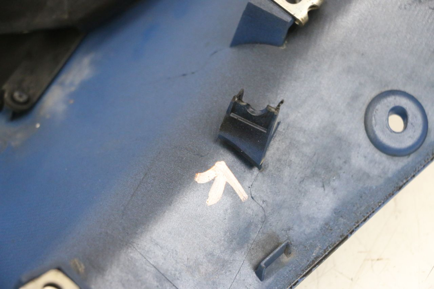 photo de FRONTVERKLEIDUNG LINKS YAMAHA FJR ABS 1300 (2006 - 2012) - Details der Befestigungspunkte