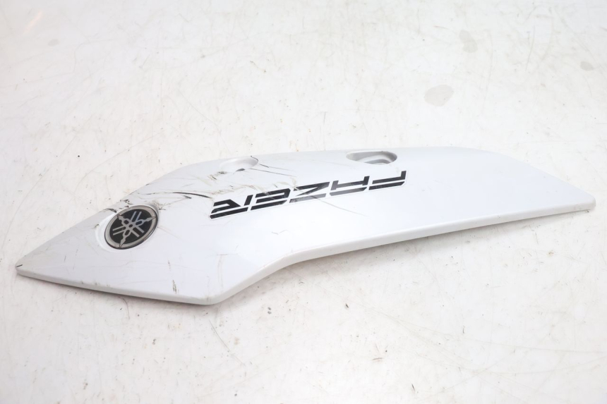 photo de FRONTVERKLEIDUNG LINKS YAMAHA FZ8 800 (2010 - 2016) - Details der Befestigungspunkte