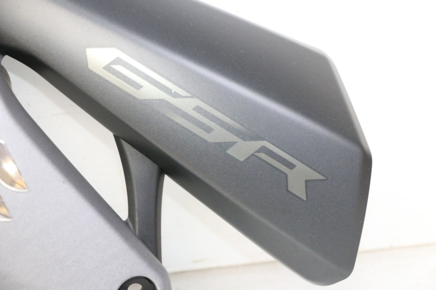 photo de FRONTVERKLEIDUNG LINKS SUZUKI GSR 750 (2011 - 2017) - Hochauflösende Nahaufnahme