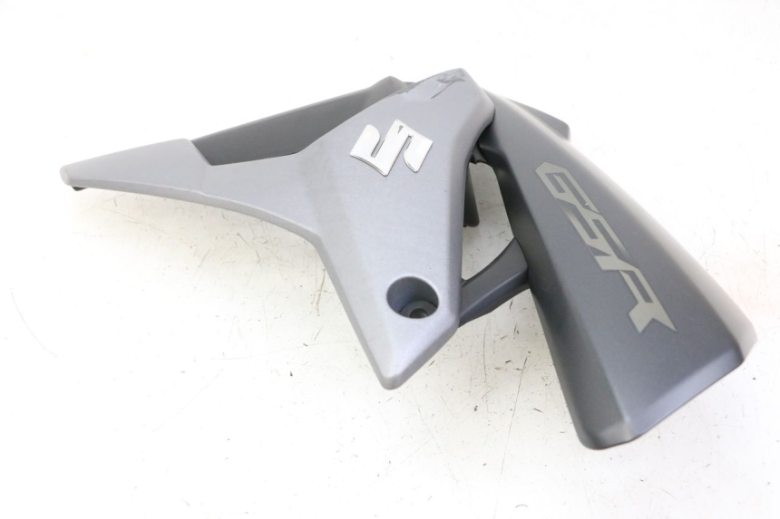 photo de FRONTVERKLEIDUNG LINKS SUZUKI GSR 750 (2011 - 2017) - Kennzeichnungen und Originalreferenzen