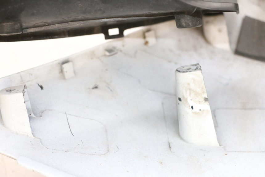 photo de FRONTVERKLEIDUNG LINKS SUZUKI GSXR GSX-R 1000 (2003 - 2004) - Zoom auf Gebrauchszustand