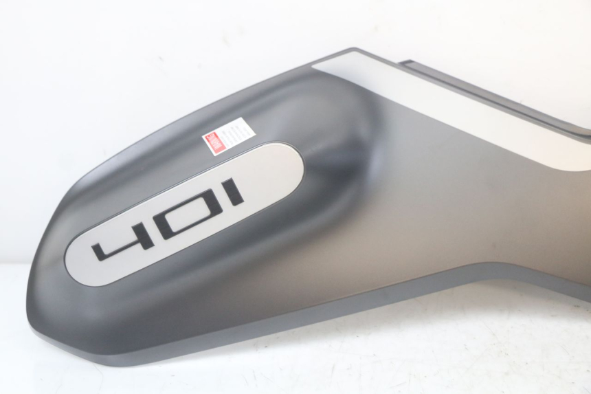 photo de FRONTVERKLEIDUNG LINKS HUSQVARNA SVARTPILEN 401 (2018 - 2023) - Detailansicht des Bauteils