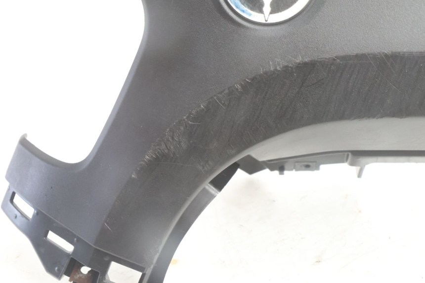 photo de SEITENVERKLEIDUNG VORNE LINKS UNTEN YAMAHA N-MAX NMAX 125 (2021 - 2024) - Zoom auf Gebrauchszustand