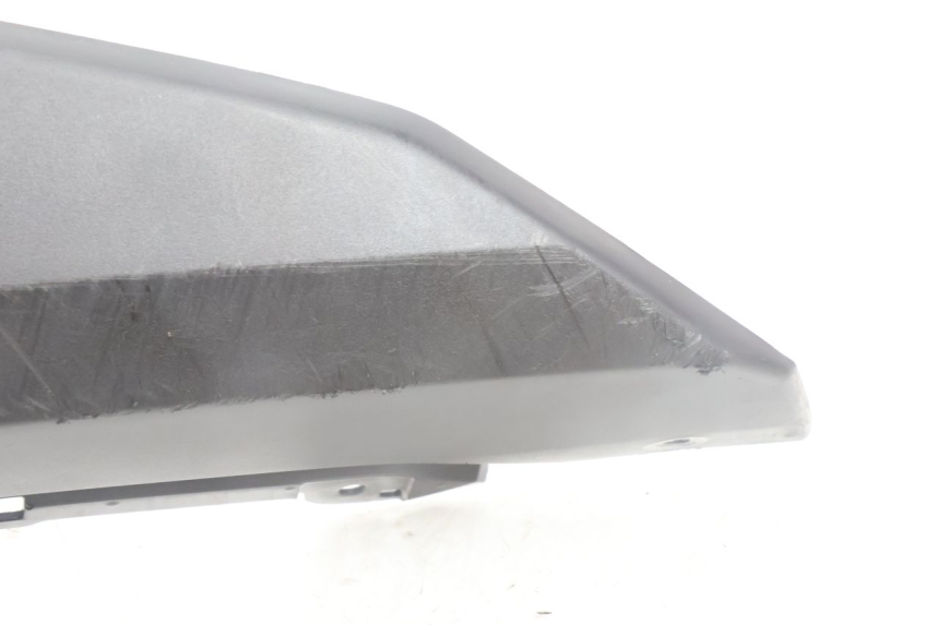 photo de SEITENVERKLEIDUNG VORNE LINKS UNTEN YAMAHA N-MAX NMAX 125 (2021 - 2024) - Technische Nahaufnahme