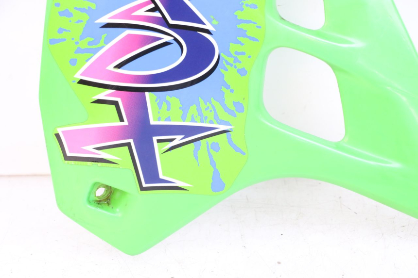 photo de FRONTVERKLEIDUNG LINKS KAWASAKI KDX 125 (1990 - 1991) - Details der Befestigungspunkte