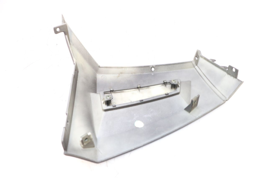 photo de FRONTVERKLEIDUNG LINKS KEEWAY MATRIX RX9 125 (2006 - 2007) - Details der Befestigungspunkte