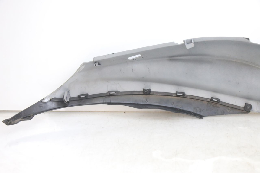 photo de LINKS VORDERES SEITENTEIL PIAGGIO MEDLEY 125 (2016 - 2023) - Zoom auf Gebrauchszustand