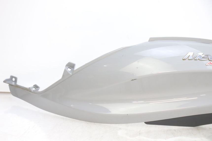 photo de LINKS VORDERES SEITENTEIL PIAGGIO MEDLEY 125 (2016 - 2023) - Details der Befestigungspunkte