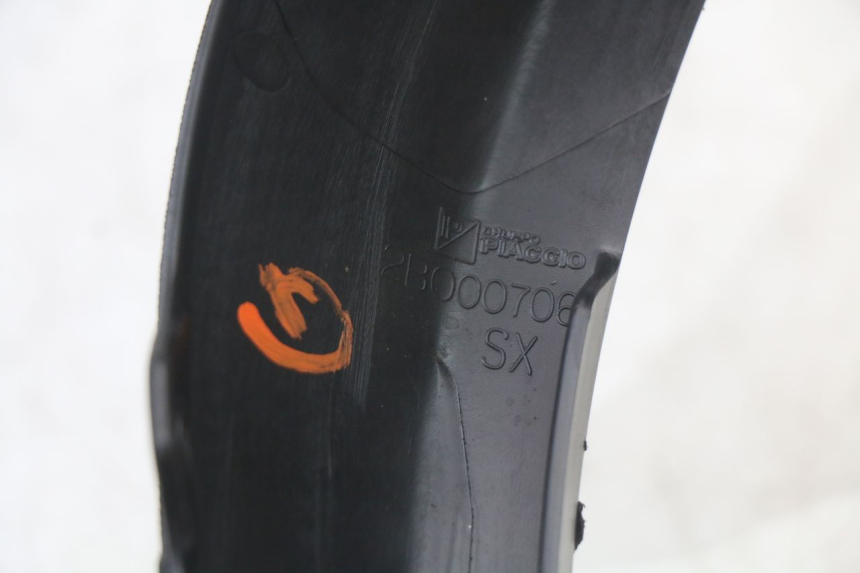 photo de FRONTVERKLEIDUNG LINKS PIAGGIO MP3 HPE 350 (2018 - 2020) - Weitere Ansicht des Artikels