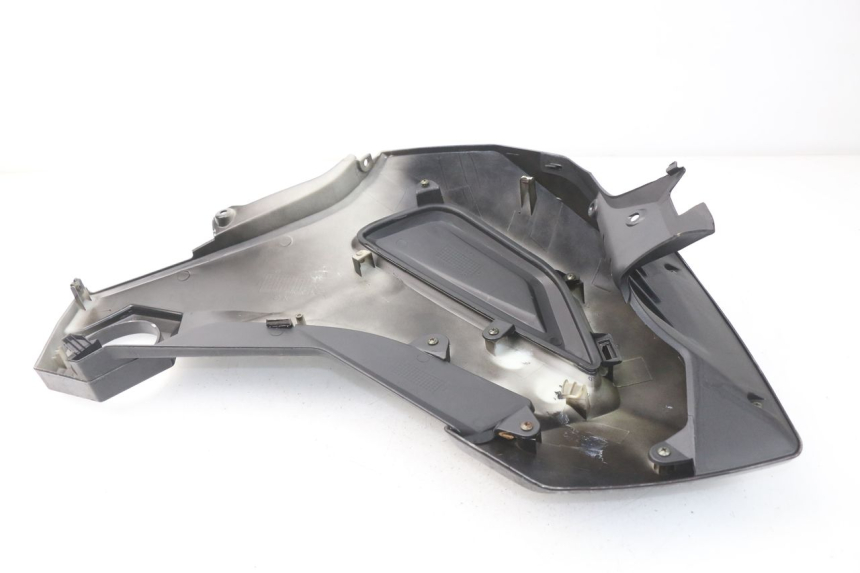 photo de FRONTVERKLEIDUNG LINKS YAMASAKI MSX 50 (2013 - 2022) - Details der Befestigungspunkte