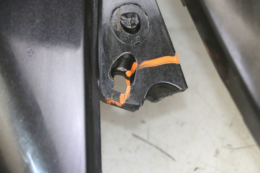 photo de FRONTVERKLEIDUNG LINKS HONDA NTV DEAUVILLE ABS 700 (2007 - 2016) - Profilansicht des Ersatzteils