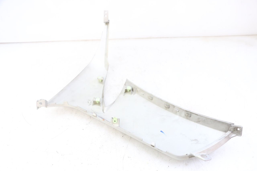 photo de FRONTVERKLEIDUNG LINKS PEUGEOT CITYSTAR 2T 50 (2018 - 2021) - Details der Befestigungspunkte