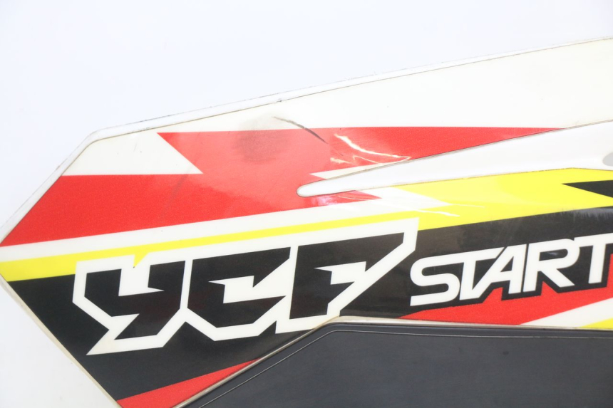 photo de LINKS VORDERES SEITENTEIL YCF R-START 125 - Details der Befestigungspunkte