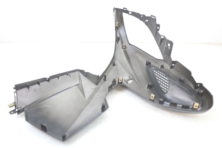 photo de FRONTVERKLEIDUNG LINKS KYMCO SUPER 8 125 (2008 - 2015) - Details der Befestigungspunkte