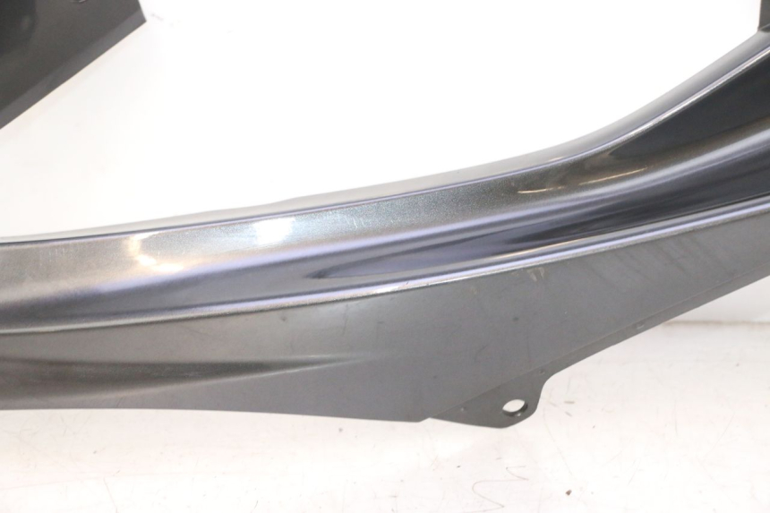 photo de SEITENVERKLEIDUNG VORNE LINKS OBEN YAMAHA YZF R6 600 (2008 - 2009) - Zoom auf Gebrauchszustand