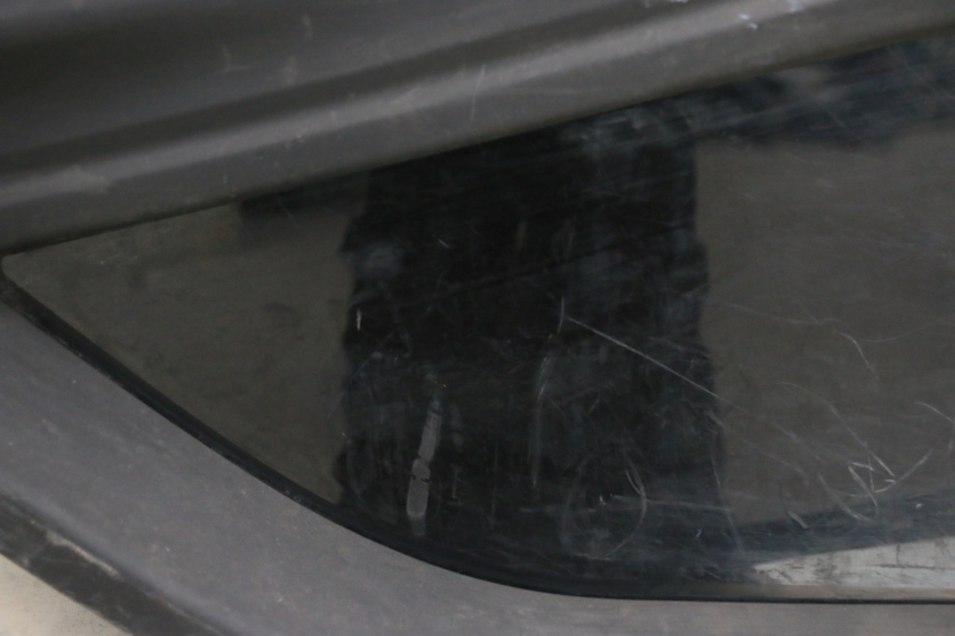 photo de FRONTVERKLEIDUNG LINKS RENAULT TWIZY 45 (2012 - 2019) - Detaillierte Sichtprüfung