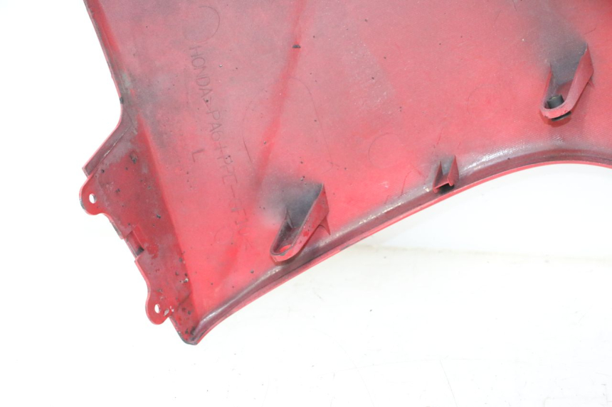 photo de FRONTVERKLEIDUNG LINKS HONDA VFR FI RC46 800 (1998 - 2001) - Details der Befestigungspunkte
