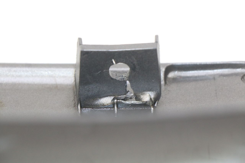 photo de LINKS VORDERES SEITENTEIL KAWASAKI ZZR 600 (1995 - 2004) - Detailansicht des Bauteils