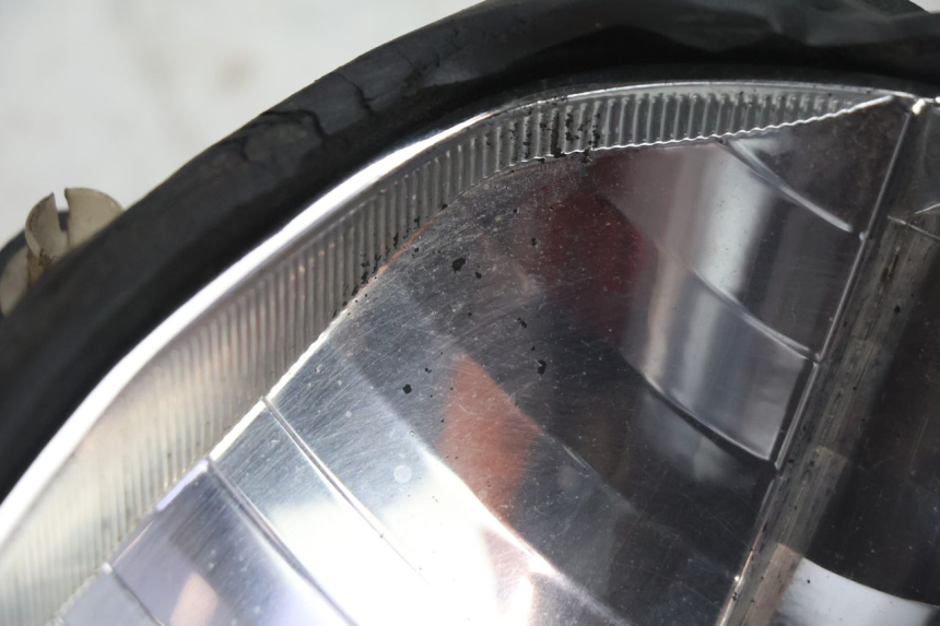 photo de LAMPENABDECKUNG PIAGGIO ZIP 2T 50 (2009 - 2019) - Zoom auf Gebrauchszustand