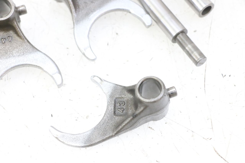 photo de SCHALTGABELN KAWASAKI KX F KXF 450 (2009 - 2011) - Details der Befestigungspunkte