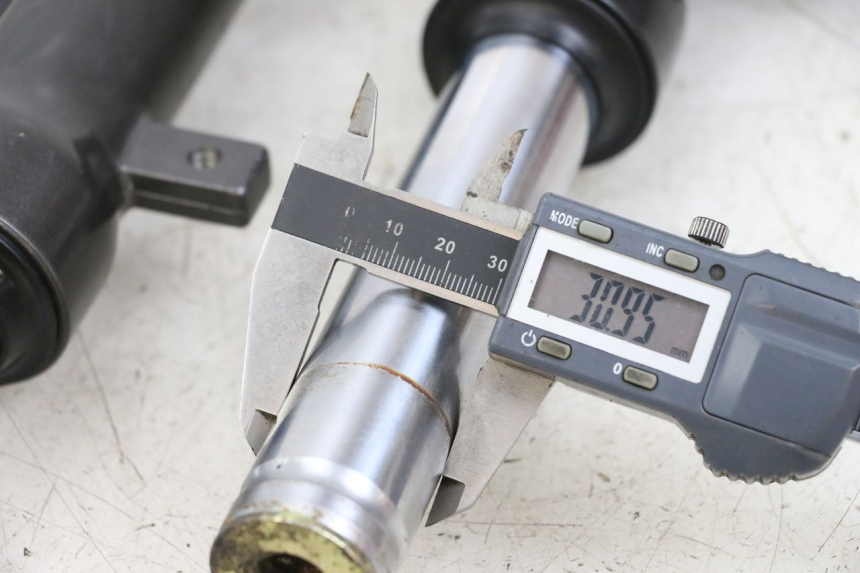 photo de GABELROHR KYMCO AGILITY 4T 50 (2018 - 2022) - Zoom auf Gebrauchszustand