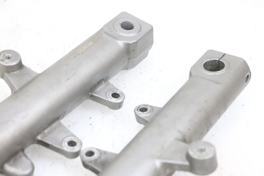 photo de STANDROHR SUZUKI BURGMAN EXECUTIVE ABS 650 (2006 - 2012) - Details der Befestigungspunkte