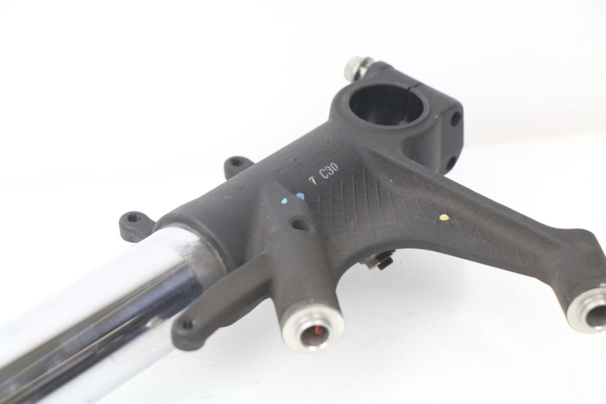 photo de STANDROHR HONDA CBR RR FIREBLADE 1000 (2006 - 2007) - Oberflächenzustand und Material