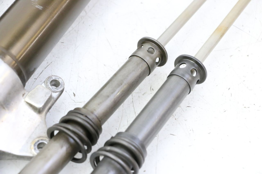 photo de STANDROHR HONDA CBR RR FIREBLADE 900 (1992 - 1994) - Detaillierte Sichtprüfung