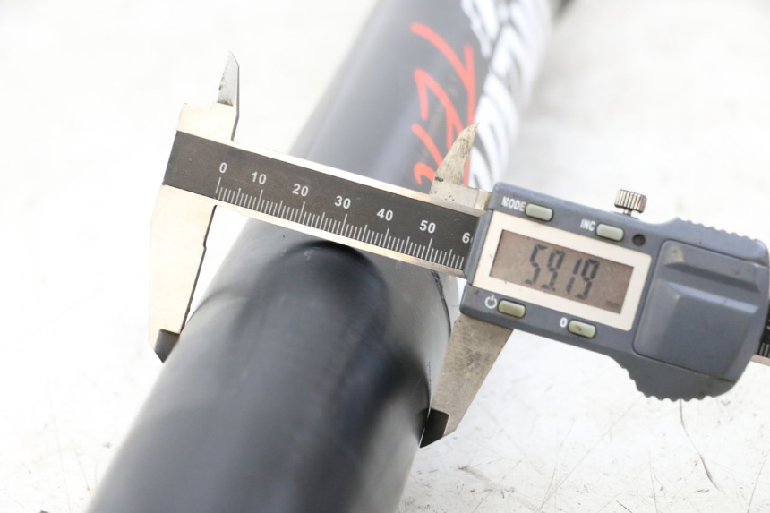 photo de STANDROHR HONDA CRF R 250 (2020 - 2021) - Zoom auf Gebrauchszustand