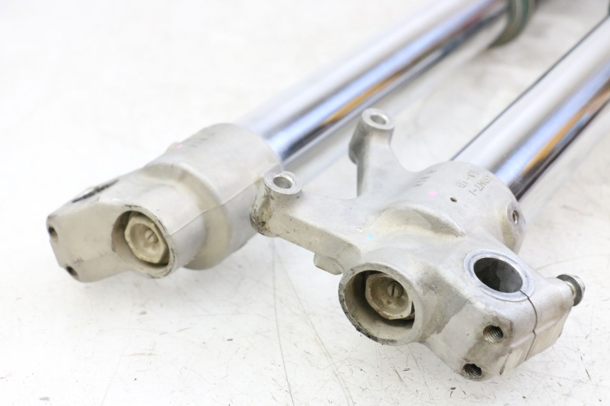 photo de STANDROHR HONDA CRF R 250 (2020 - 2021) - Kennzeichnungen und Originalreferenzen