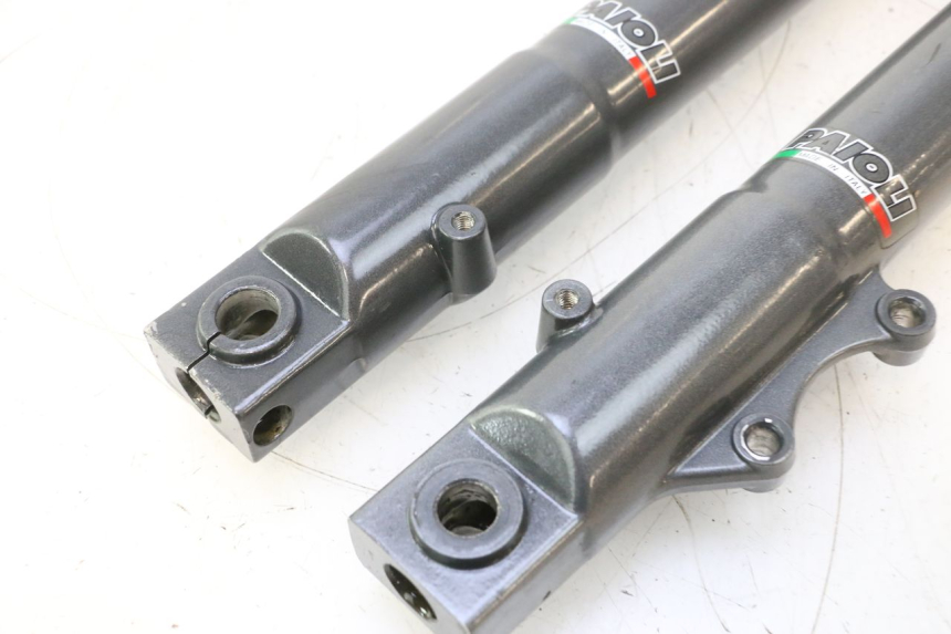 photo de STANDROHR HM HONDA CRM DERAPAGE RR 50 (2006 - 2017) - Details der Befestigungspunkte