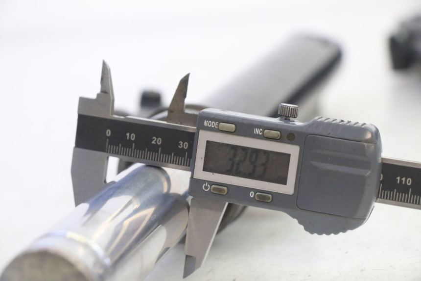 photo de STANDROHR SYM CROX 4T 50 (2016 - 2023) - Oberflächenzustand und Material