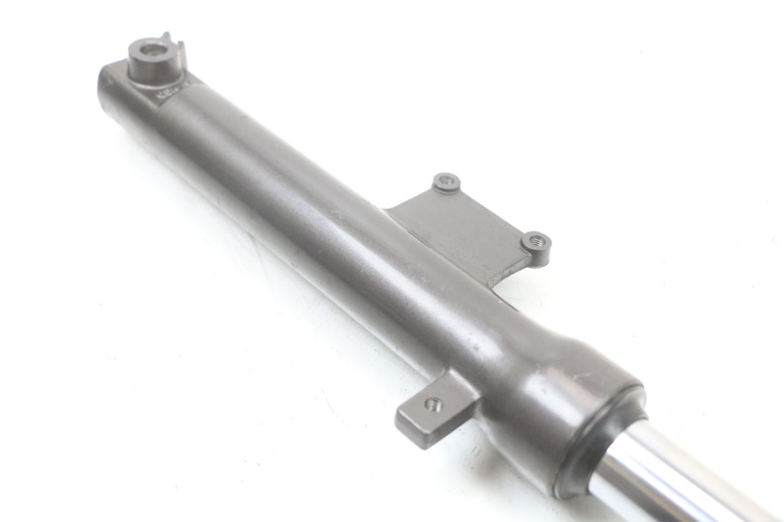 photo de STANDROHR RECHT KYMCO AGILITY 4T 50 (2005 - 2018) - Details der Befestigungspunkte