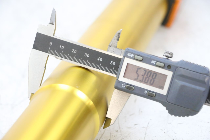 photo de STANDROHR RECHT BMW G310 R 310 (2016 - 2020) - Zoom auf Gebrauchszustand