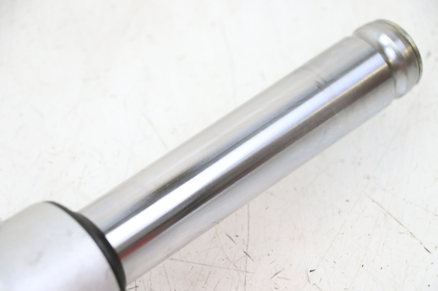 photo de STANDROHR RECHT PEUGEOT KISBEE 4T 50 (2018 - 2022) - Oberflächenzustand und Material