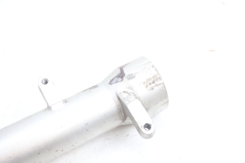 photo de STANDROHR RECHT PEUGEOT SATELIS 125 (2006 - 2009) - Details der Befestigungspunkte
