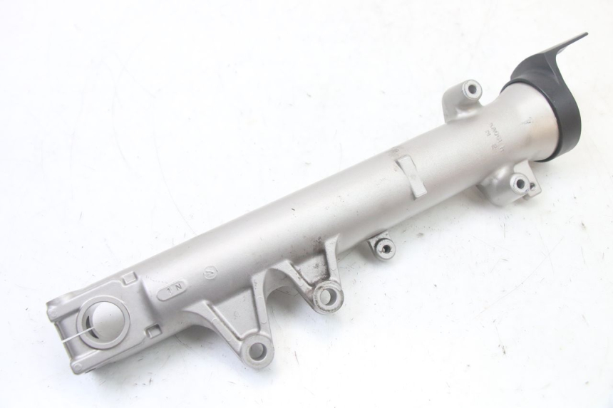 photo de STANDROHR RECHT SUZUKI GSF S BANDIT 600 (2000 - 2004) - Technische Nahaufnahme