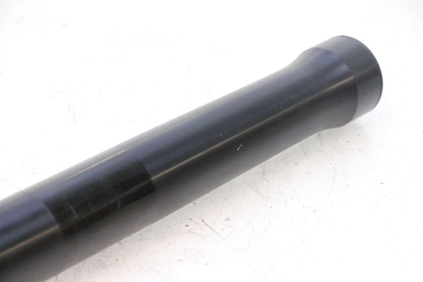photo de STANDROHR RECHT YAMAHA YZF R6 600 (2008 - 2009) - Technische Nahaufnahme