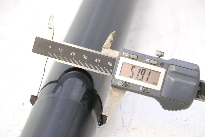 photo de STANDROHR RECHT YAMAHA YZF R6 600 (2008 - 2009) - Kennzeichnungen und Originalreferenzen