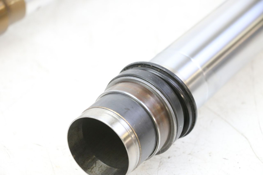 photo de STANDROHR RECHT YAMAHA YZF YZ-F 450 (2014 - 2016) - Zoom auf Komponenten