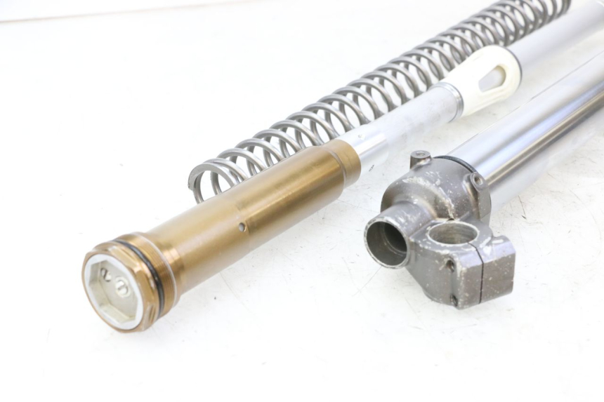 photo de STANDROHR RECHT YAMAHA YZF YZ-F 450 (2014 - 2016) - Fokus auf die Struktur