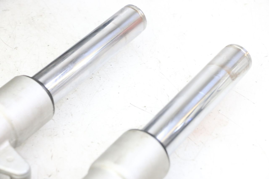 photo de STANDROHR PEUGEOT ELYSTAR 125 (2002 - 2007) - Details der Befestigungspunkte