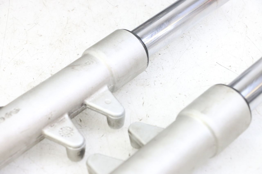 photo de STANDROHR PEUGEOT ELYSTAR 125 (2002 - 2007) - Oberflächenzustand und Material