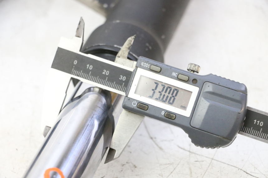 photo de STANDROHR PEUGEOT ELYSTAR 50 (2002 - 2014) - Zoom auf Gebrauchszustand