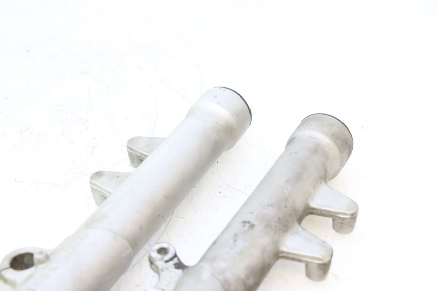 photo de STANDROHR PEUGEOT ELYSTAR 50 (2002 - 2014) - Details der Befestigungspunkte