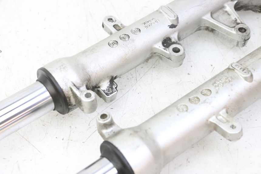 photo de STANDROHR HONDA FES S-WING SWING ABS 125 (2007 - 2015) - Details der Befestigungspunkte