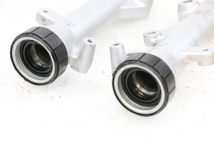 photo de STANDROHR MBK FLAME X 125 (2007 - 2016) - Oberflächenzustand und Material