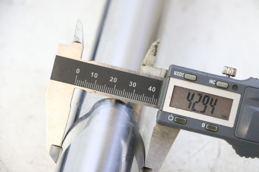 photo de STANDROHR YAMAHA FZ6 FAZER S2 600 (2007 - 2011) - Detailansicht des Bauteils