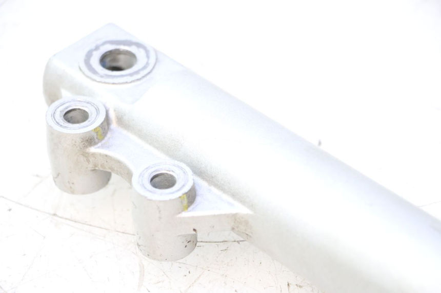 photo de STANDROHR LINK PEUGEOT KISBEE 4T 50 (2010 - 2017) - Details der Befestigungspunkte