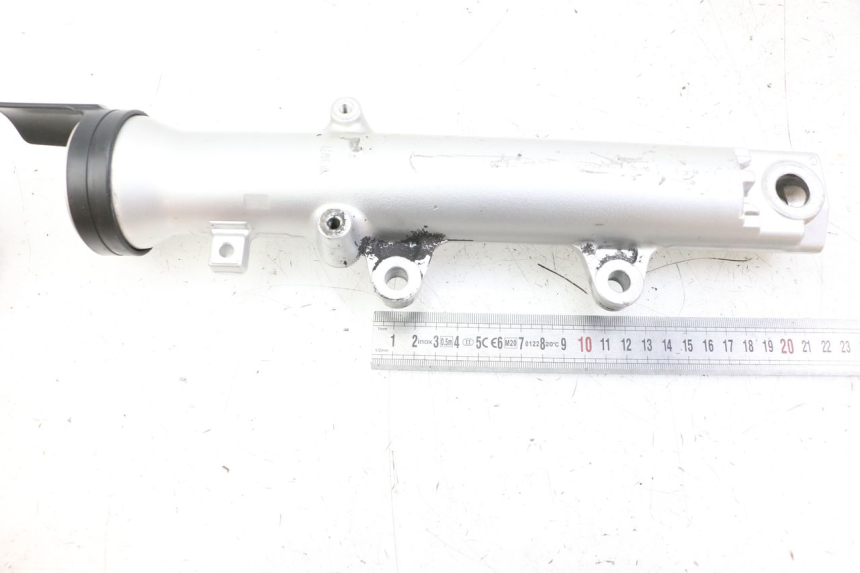 photo de STANDROHR LINK YAMAHA FZS FAZER 600 (2001 - 2003) - Zoom auf Gebrauchszustand